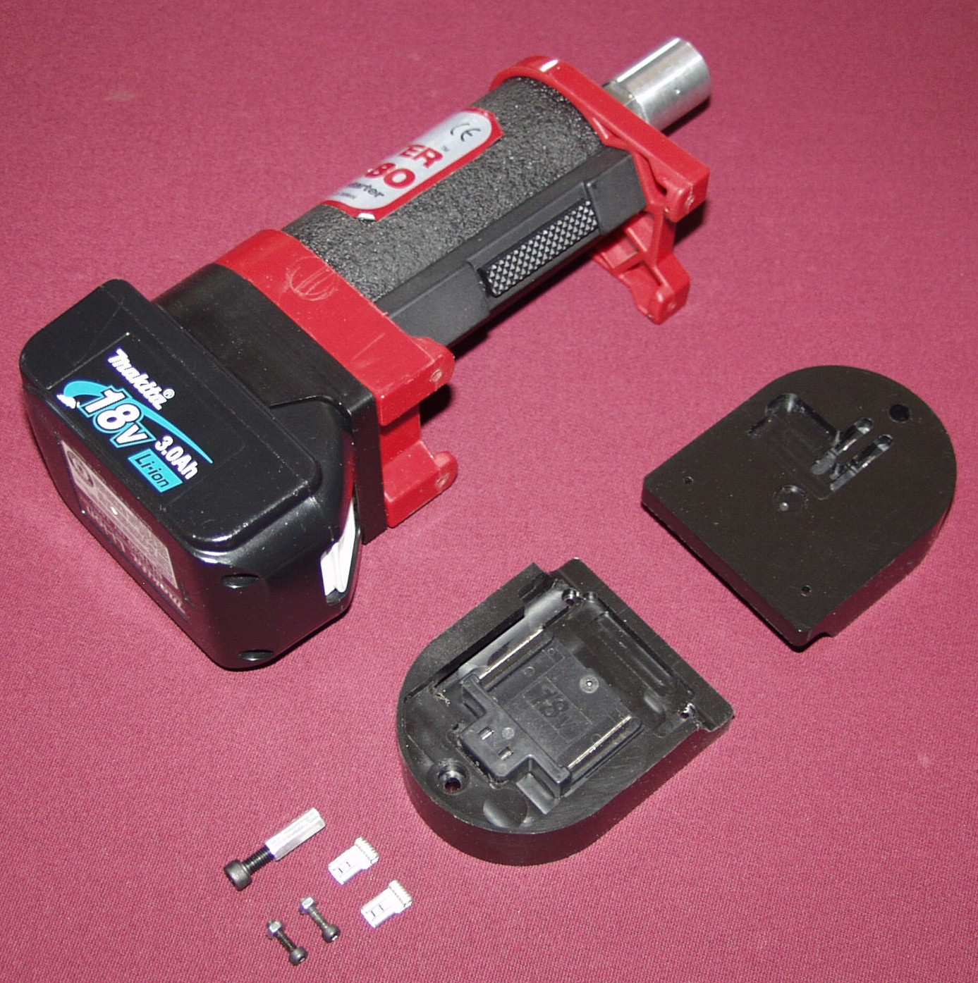 Аккумулятор макита 18v оригинал. Адаптер для аккумулятора Макита 18 вольт. АКБ для шуруповерта Makita 12v.